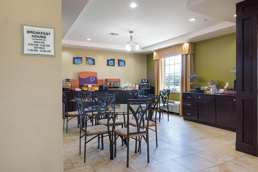 Rodeway Inn & Suites Winnfield Экстерьер фото